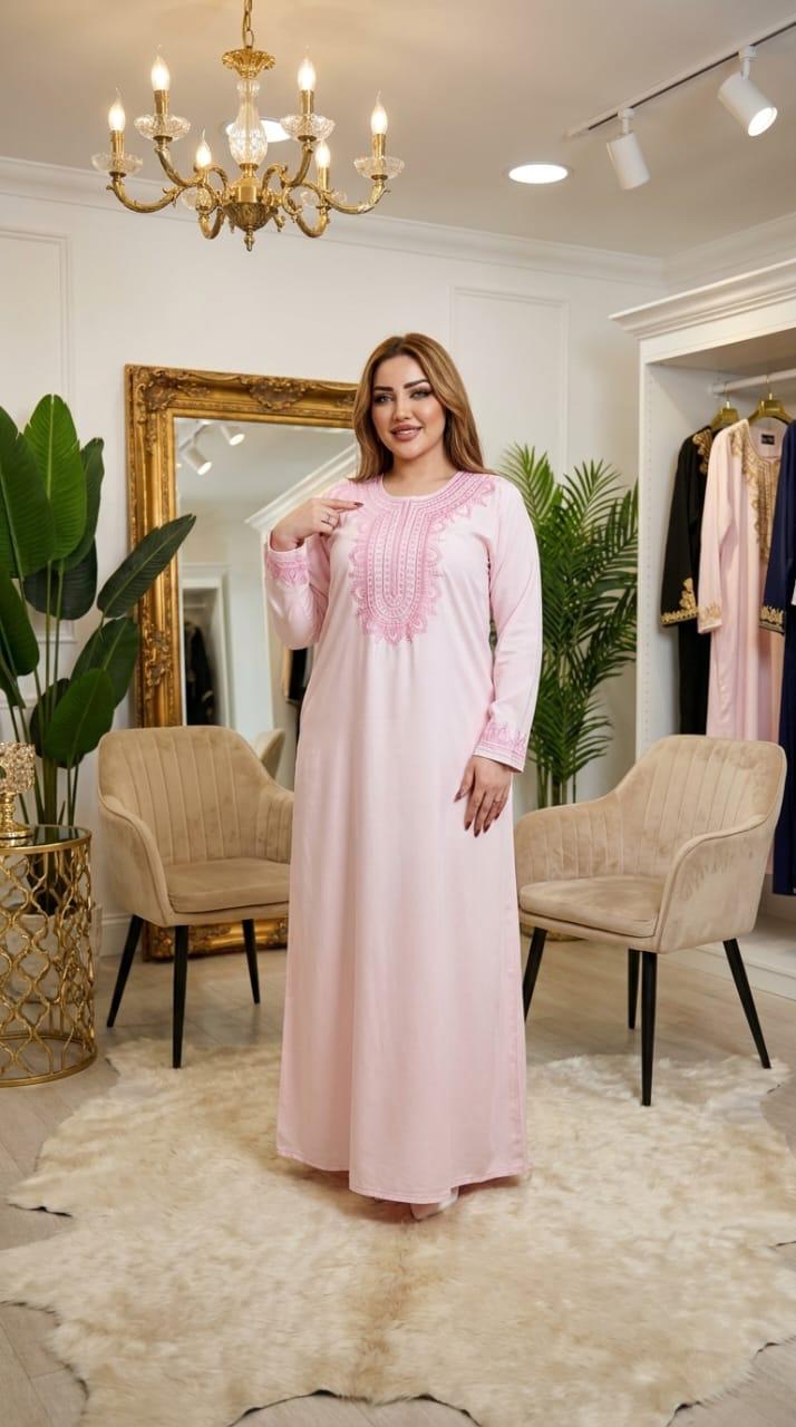 جلابية الورد المخملي المطرزة